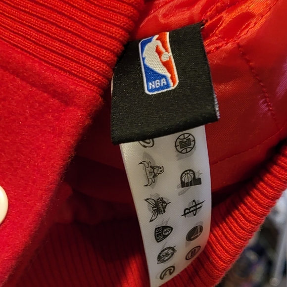 Chicago Bulls NBA Ultra Game Red Bomber Jacket - Size Small - Picture 9 of 10